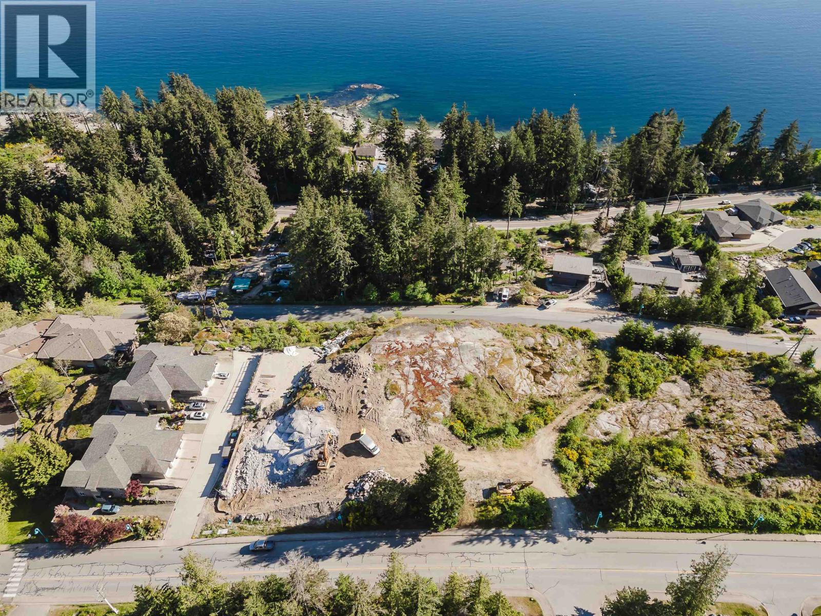 5883 Cowrie Street, Sechelt, British Columbia  V7Z 0K2 - Photo 11 - R3087469