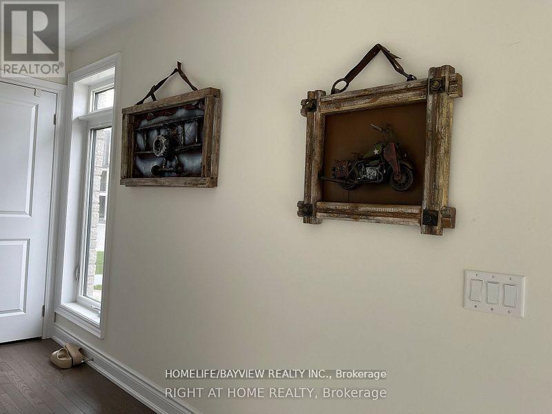 7 Griffith Street W, Aurora, Ontario  L4G 7B6 - Photo 4 - N13224986