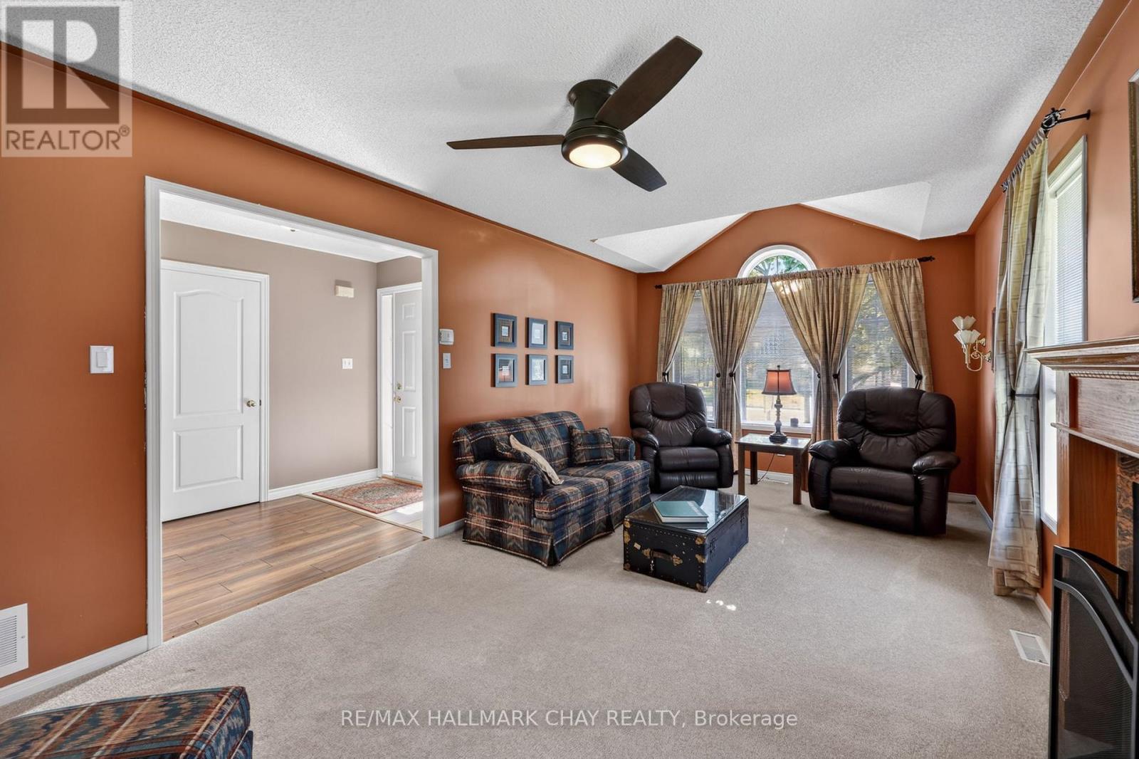 143 Emms Drive, Barrie (Holly), Ontario  L4N 8H7 - Photo 9 - S13224902