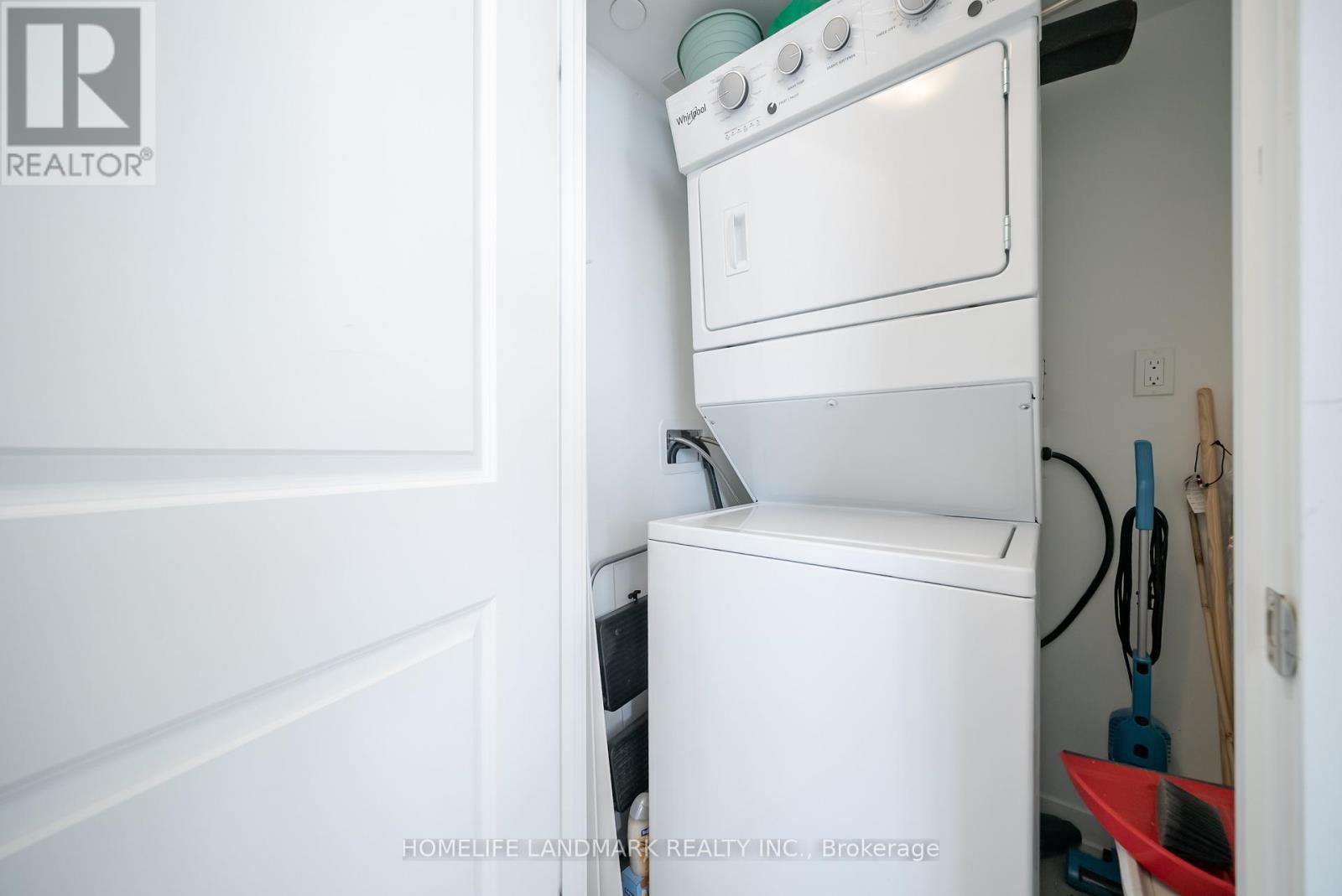 2 - 4015 Hickory Drive, Mississauga, Ontario  L4W 1L1 - Photo 10 - W13224768
