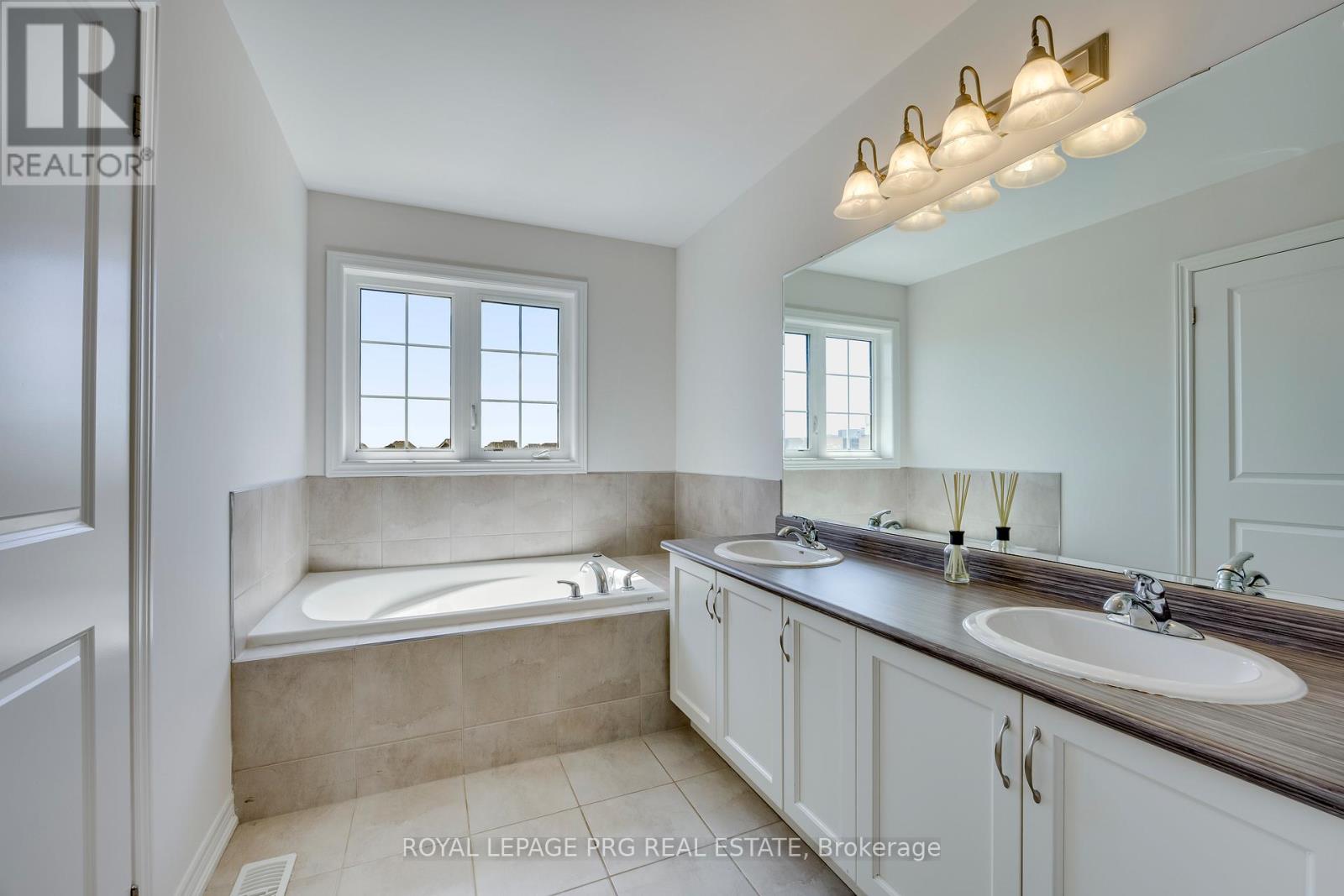 47 Dufay Road, Brampton, Ontario  L7A 4A2 - Photo 29 - W13224784