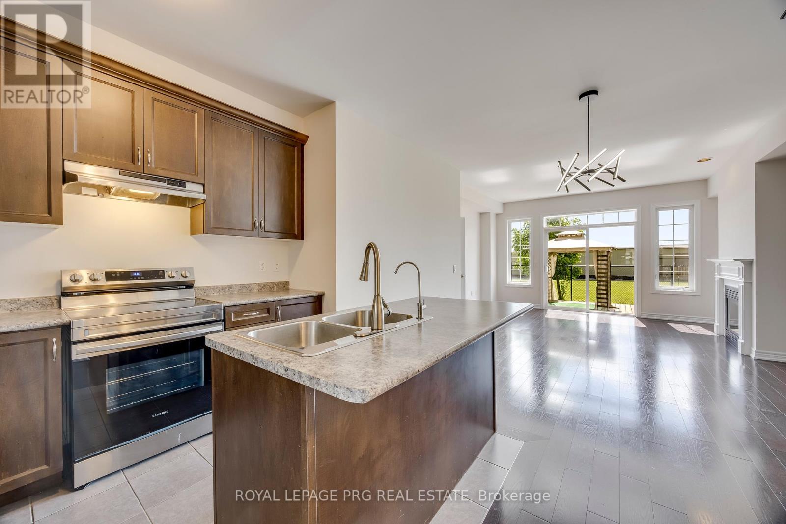 47 Dufay Road, Brampton, Ontario  L7A 4A2 - Photo 4 - W13224784