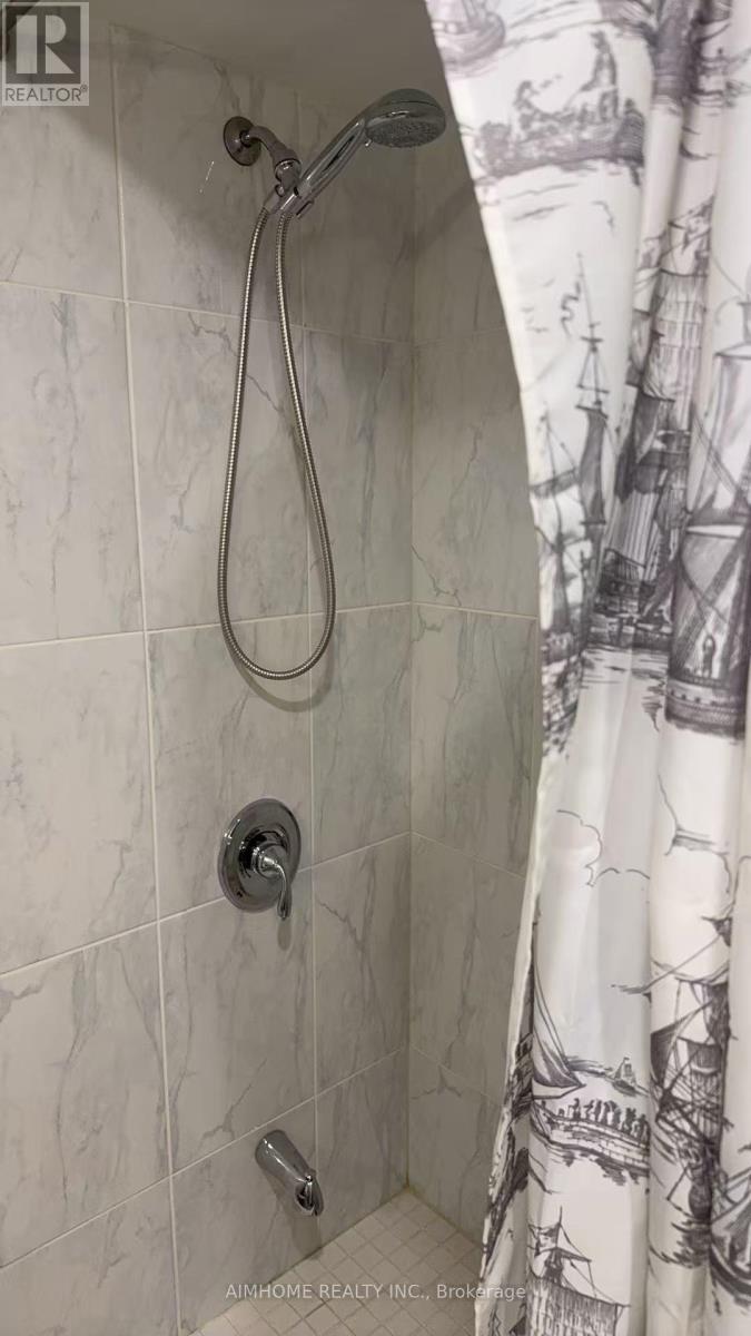 30 - 800 Dundas Street W, Mississauga, Ontario  L5C 4S9 - Photo 5 - W13224800