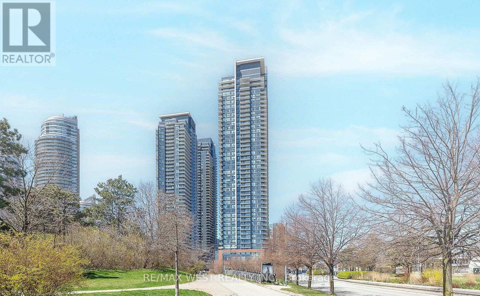 611 - 2200 LAKESHORE BOULEVARD