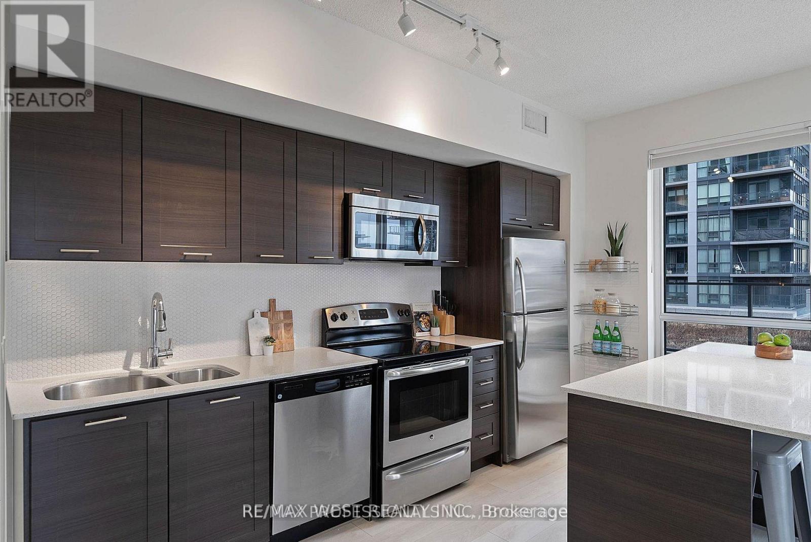 611 - 2200 Lakeshore Boulevard, Toronto, Ontario  M8V 1A4 - Photo 10 - W13224844