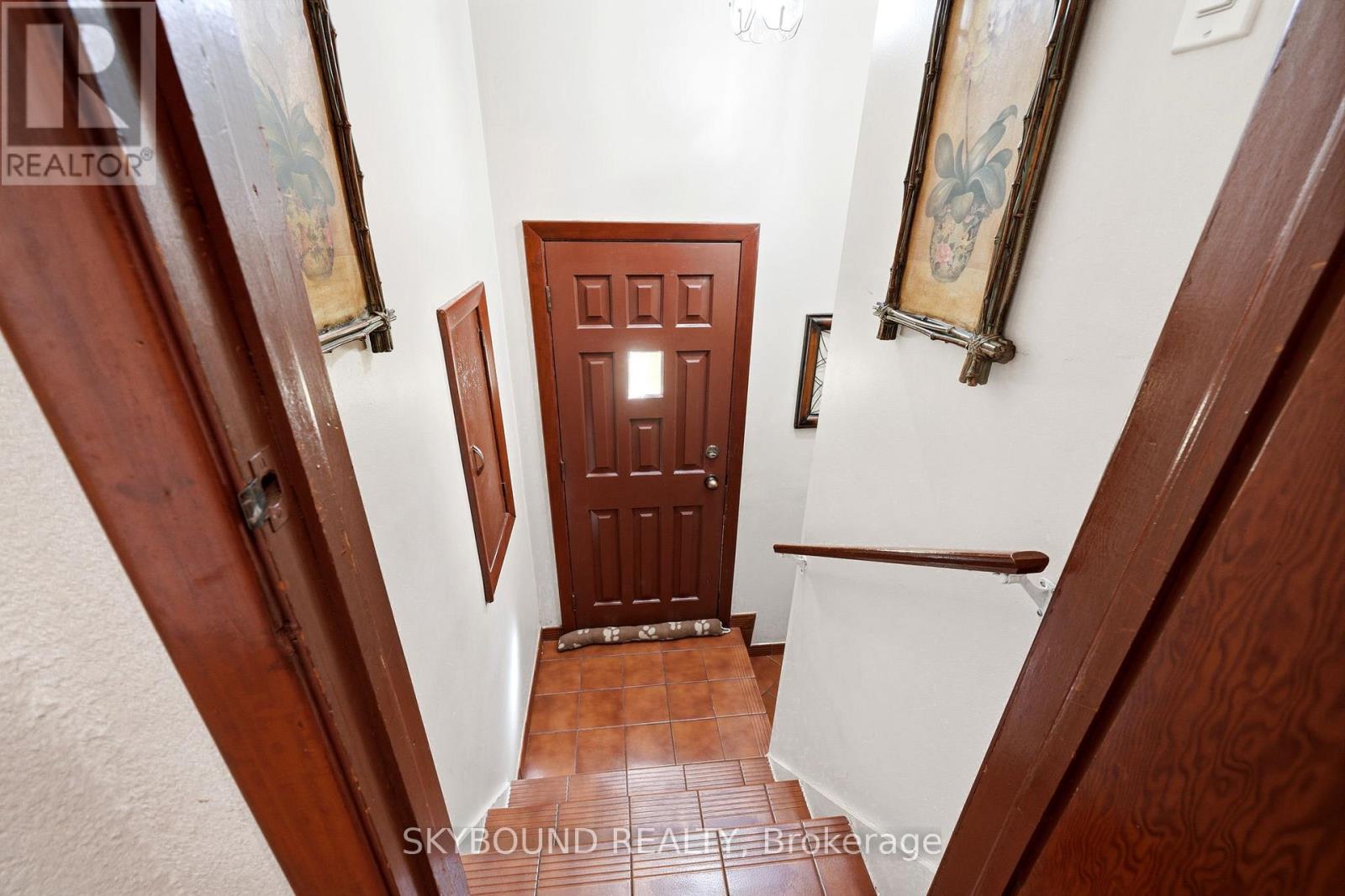 90 Ypres Road, Toronto, Ontario  M6M 1P3 - Photo 10 - W13224848