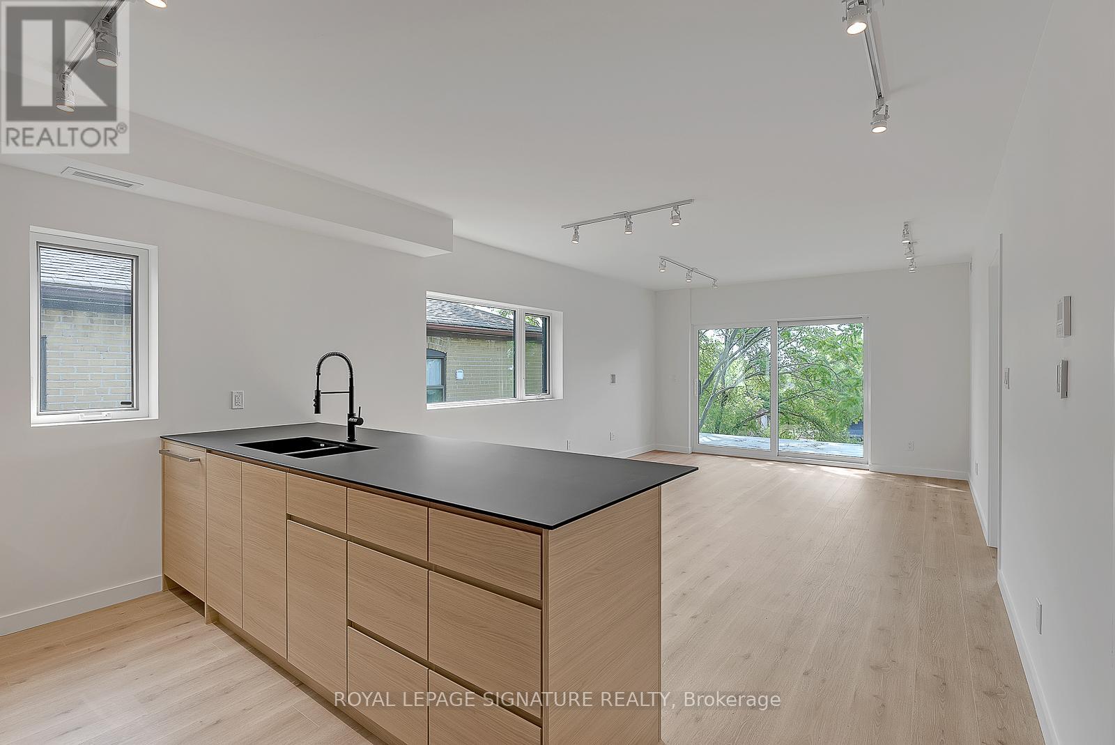 4 - 1254 Davenport Road, Toronto, Ontario  M6H 2G9 - Photo 4 - W13224896