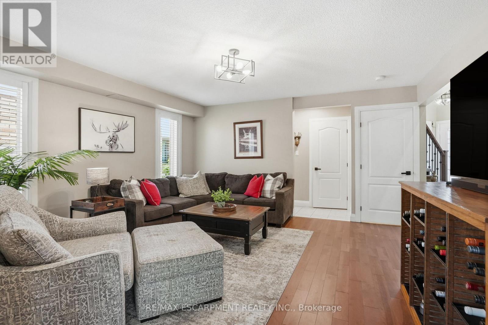 1300 Silvan Forest Drive E, Burlington, Ontario  L7M 4L2 - Photo 10 - W13224914