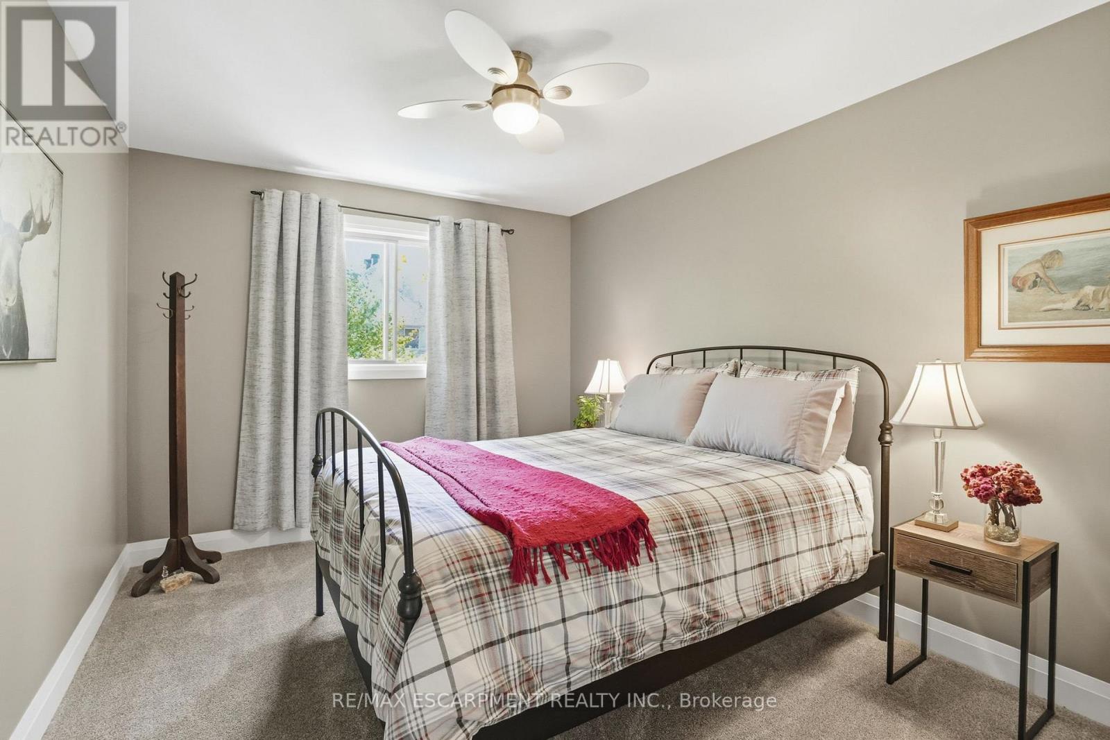 1300 Silvan Forest Drive E, Burlington, Ontario  L7M 4L2 - Photo 25 - W13224914