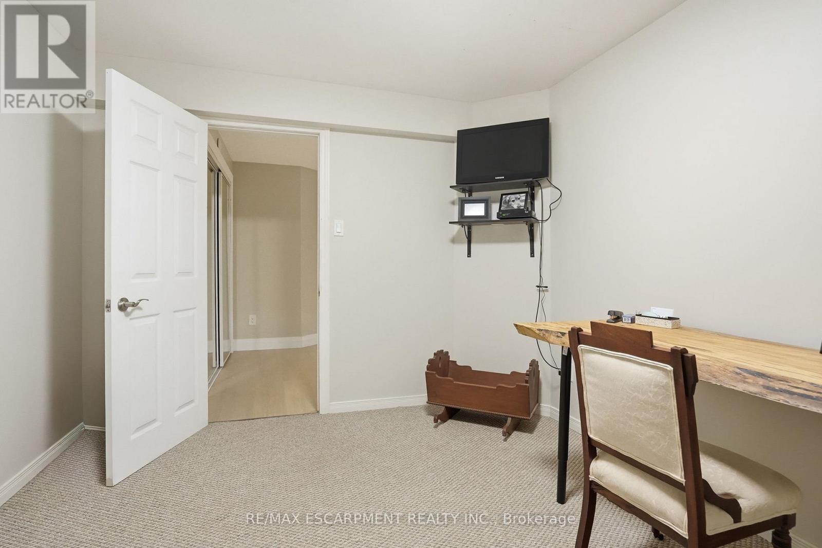 1300 Silvan Forest Drive E, Burlington, Ontario  L7M 4L2 - Photo 30 - W13224914
