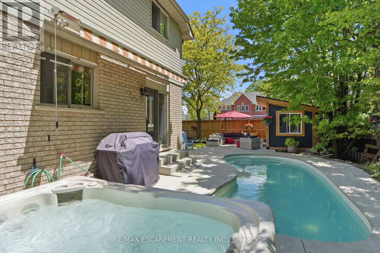 1300 Silvan Forest Drive E, Burlington, Ontario  L7M 4L2 - Photo 32 - W13224914
