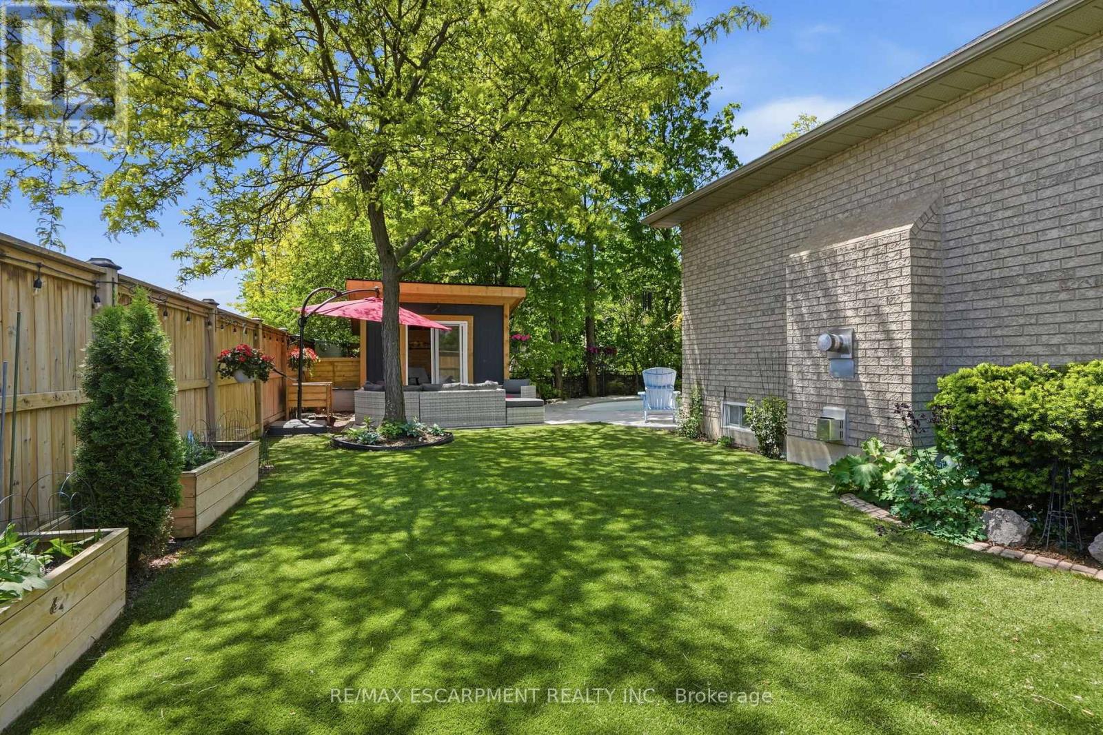 1300 Silvan Forest Drive E, Burlington, Ontario  L7M 4L2 - Photo 41 - W13224914