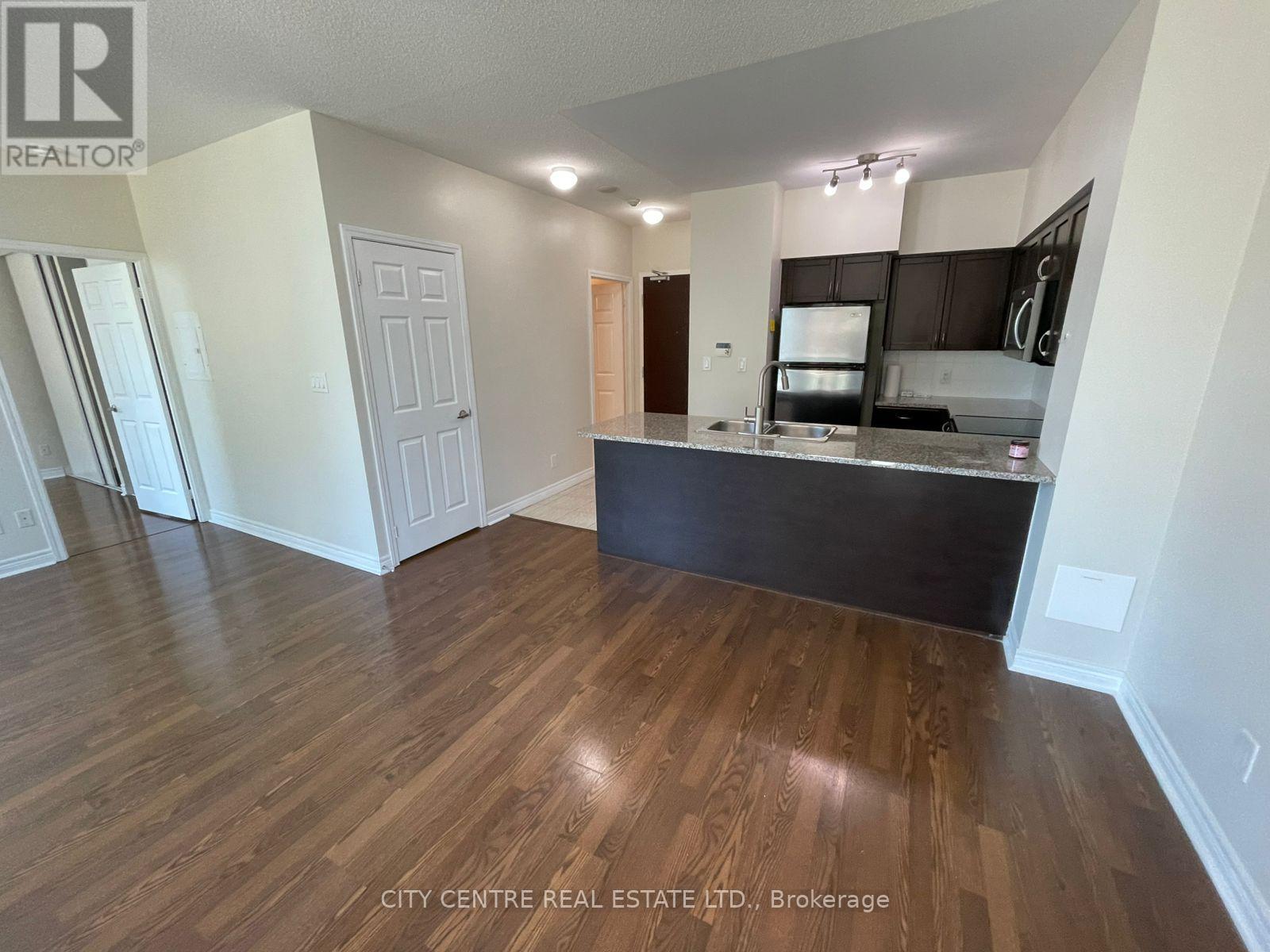 702 - 208 ENFIELD PLACE, Mississauga, Ontario