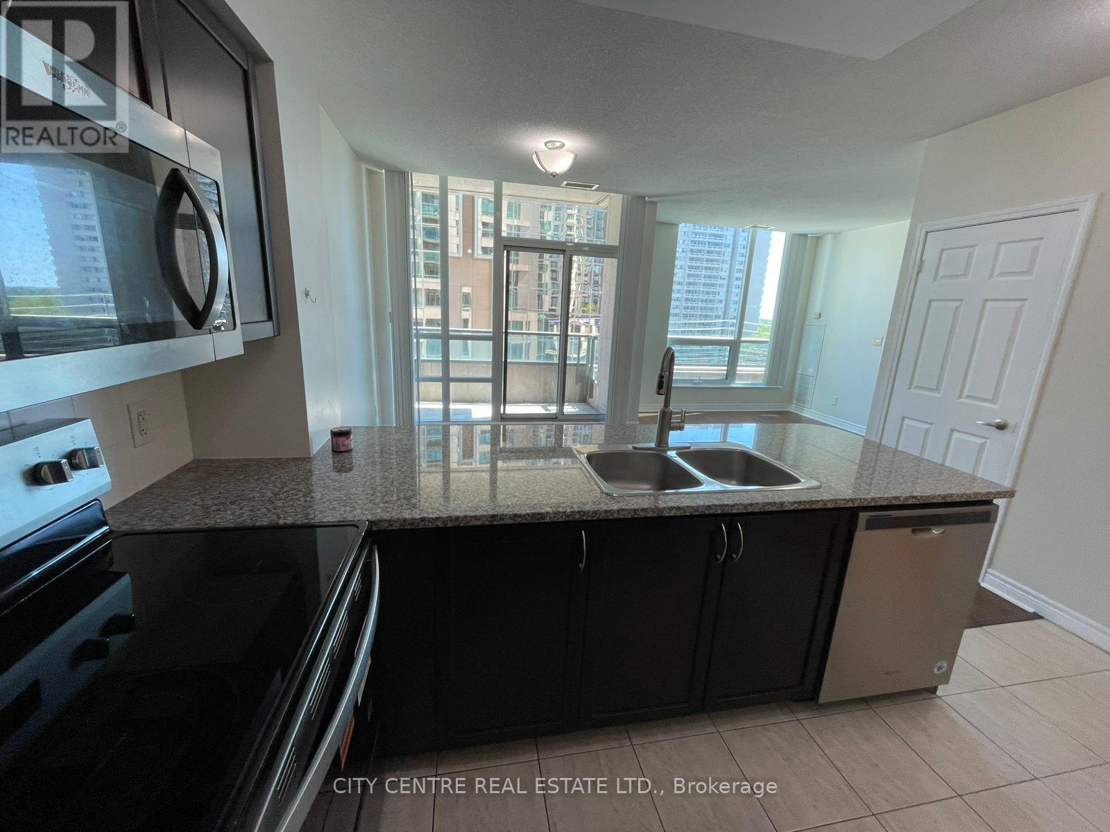 702 - 208 Enfield Place, Mississauga, Ontario  L5B 0G8 - Photo 4 - W13224978