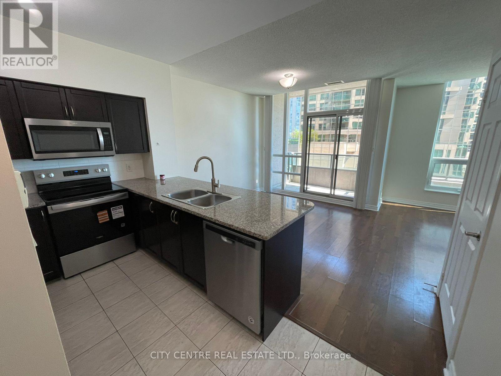 702 - 208 Enfield Place, Mississauga, Ontario  L5B 0G8 - Photo 5 - W13224978