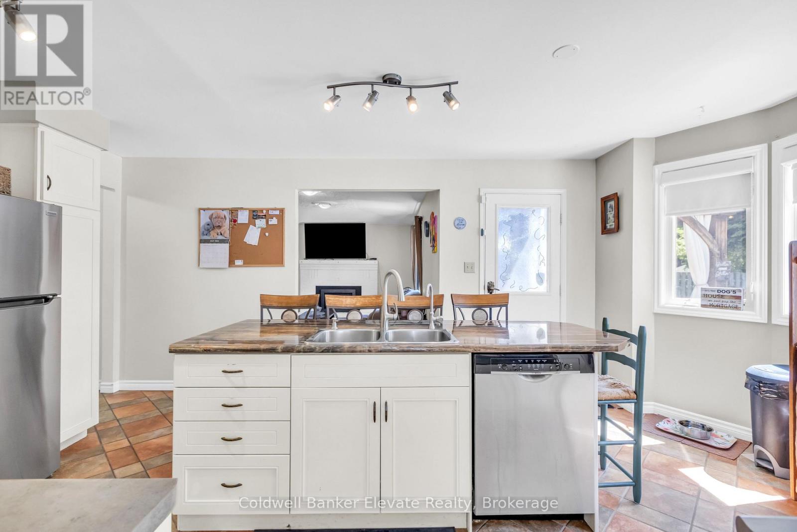 359 Lexington Road, Waterloo, Ontario  N2K 2J9 - Photo 11 - X13224894