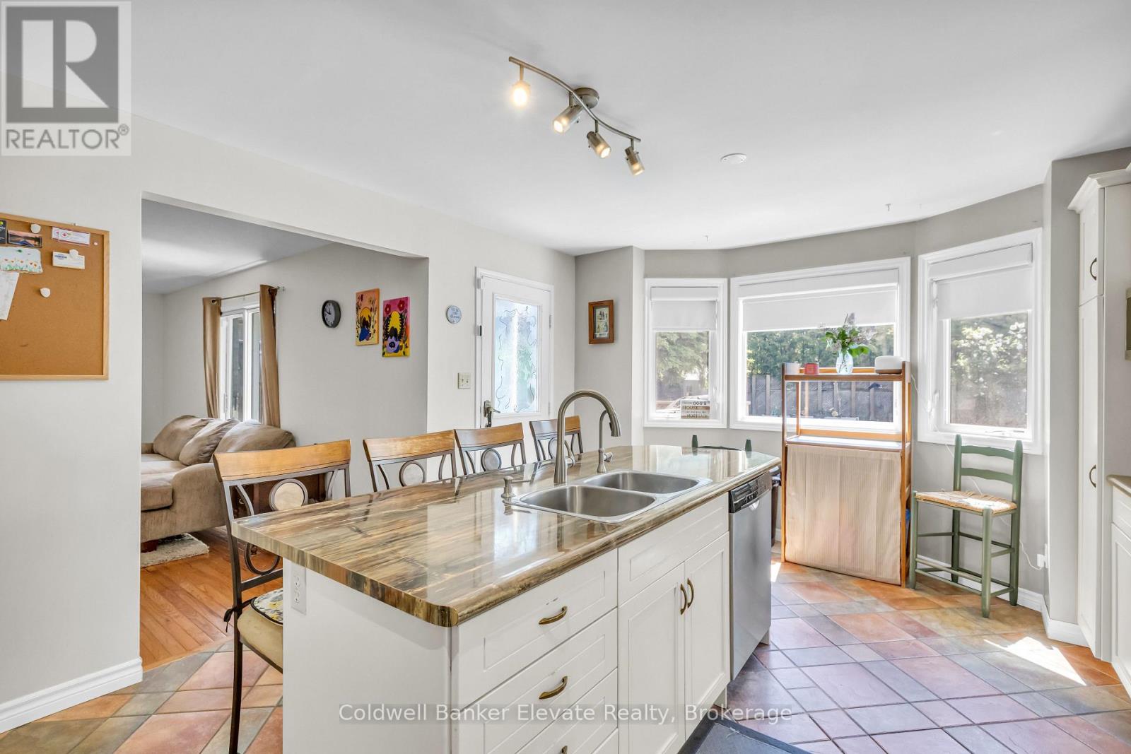 359 Lexington Road, Waterloo, Ontario  N2K 2J9 - Photo 12 - X13224894