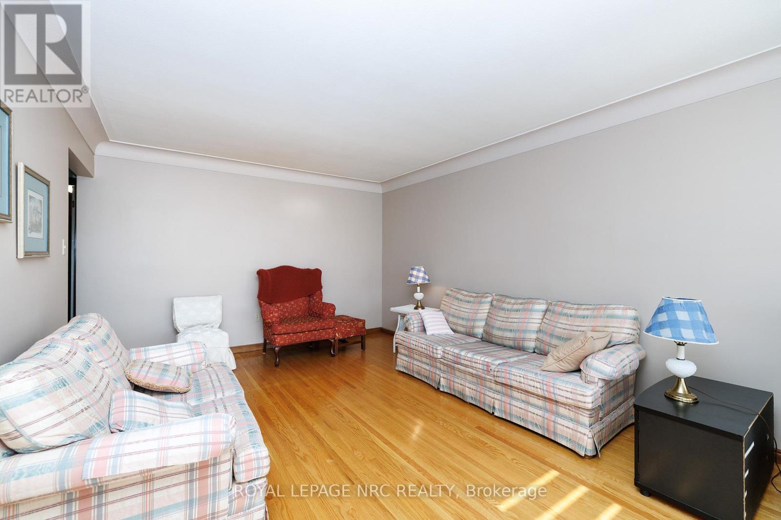 38 Rivercrest Road, Hamilton, Ontario  L8E 1M9 - Photo 3 - X13225046