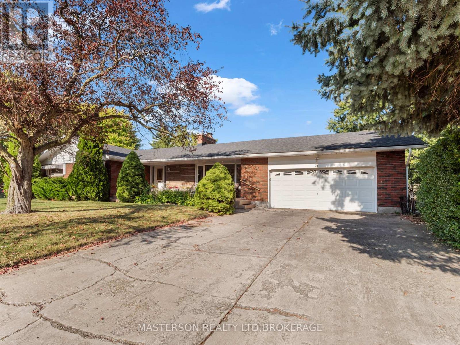 5 Burdy Drive, St. Catharines (Grapeview), Ontario  L2S 2Z1 - Photo 1 - X13225088