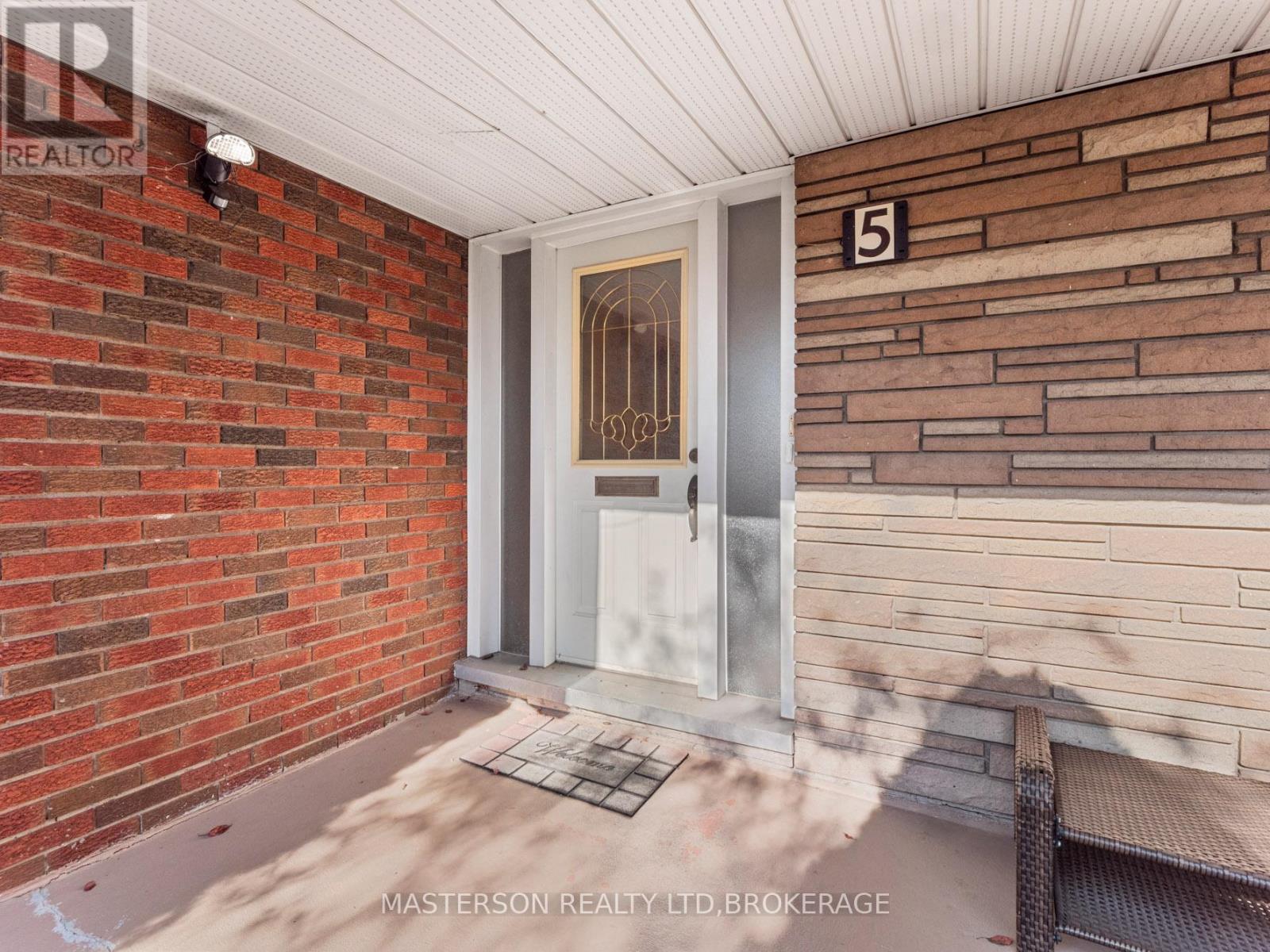 5 Burdy Drive, St. Catharines (Grapeview), Ontario  L2S 2Z1 - Photo 2 - X13225088