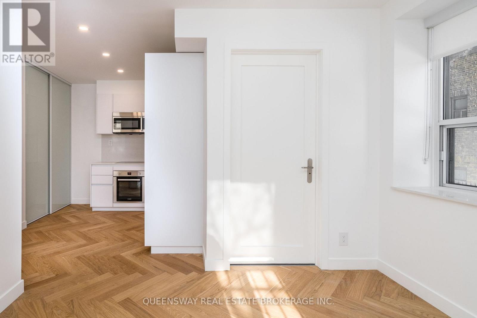 102 - 110 Wellesley Street E, Toronto, Ontario  M4Y 1J1 - Photo 7 - C13225002