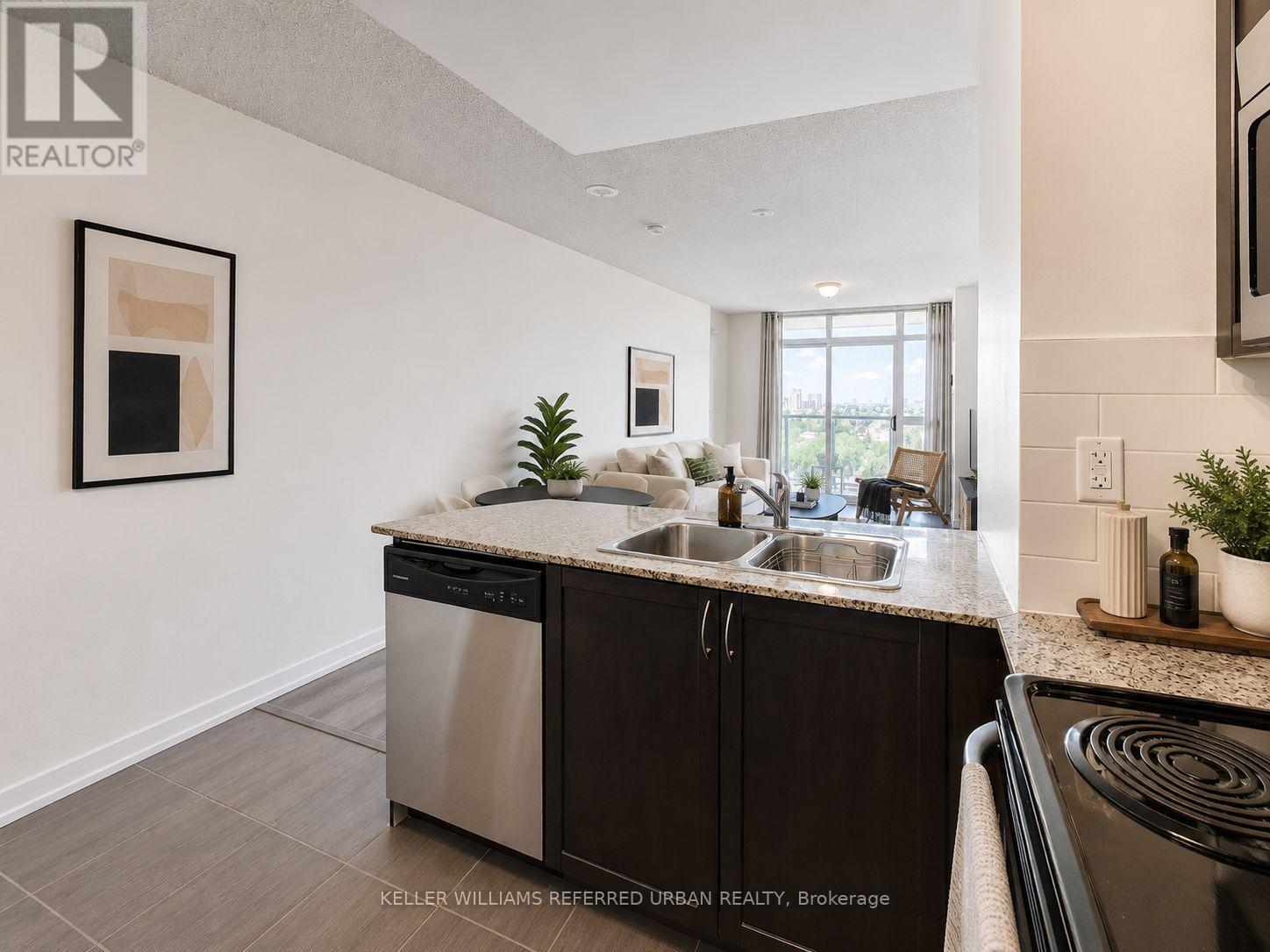 815 - 812 Lansdowne Avenue, Toronto, Ontario  M6H 4K5 - Photo 4 - W13225052