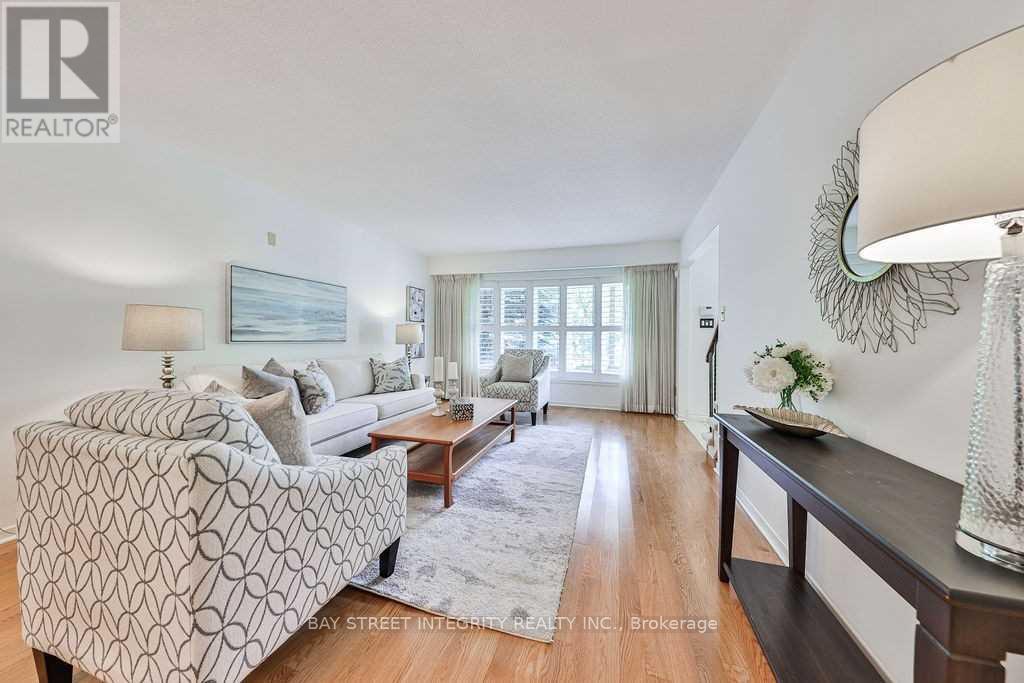 1330 Grand Boulevard, Oakville, Ontario  L6H 2X6 - Photo 4 - W13225080