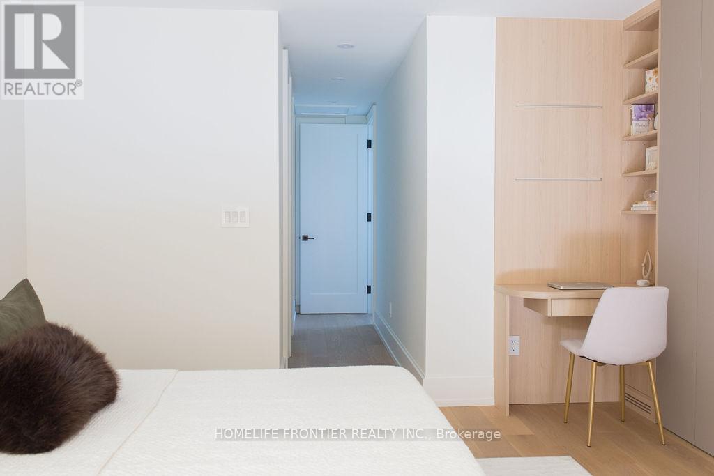 127 Glenvale Boulevard, Toronto, Ontario  M4G 2W1 - Photo 26 - C12858840