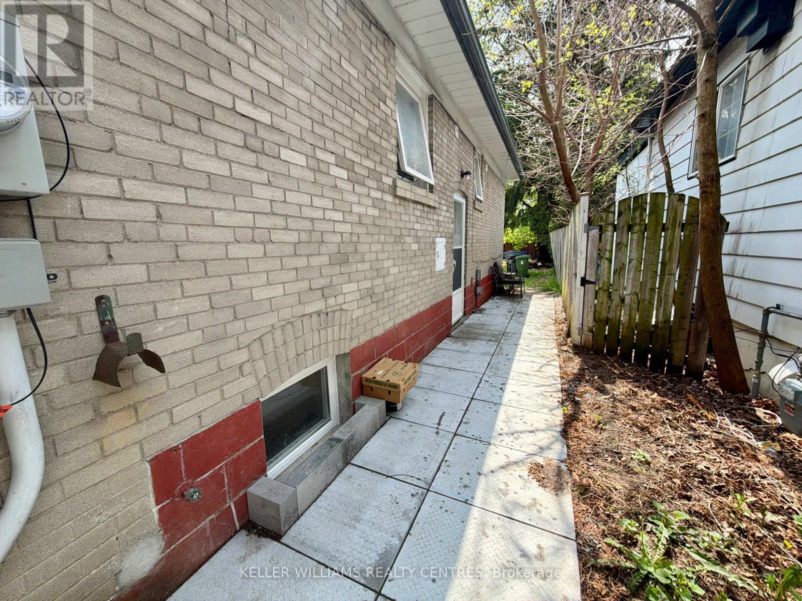 Lower - 9 Sanderson Road, Toronto, Ontario  M9V 1C6 - Photo 3 - W13162834