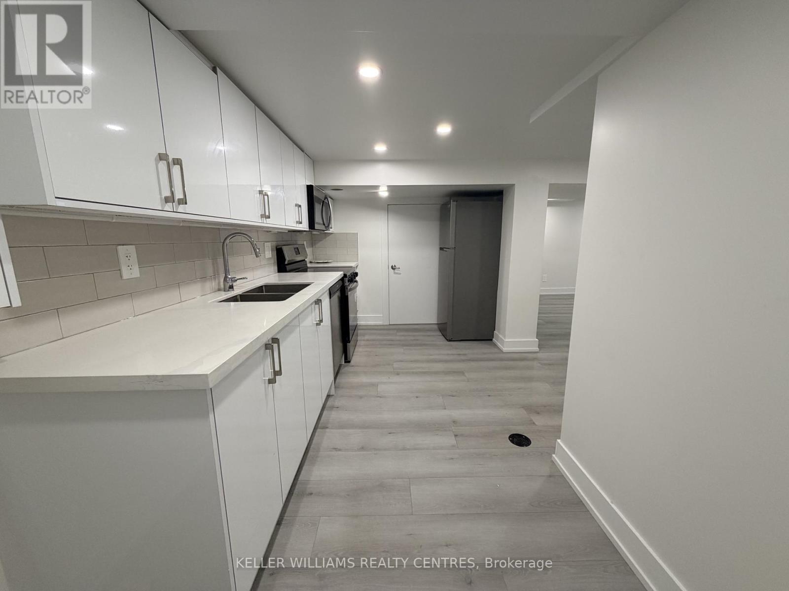 Lower - 9 Sanderson Road, Toronto, Ontario  M9V 1C6 - Photo 8 - W13162834