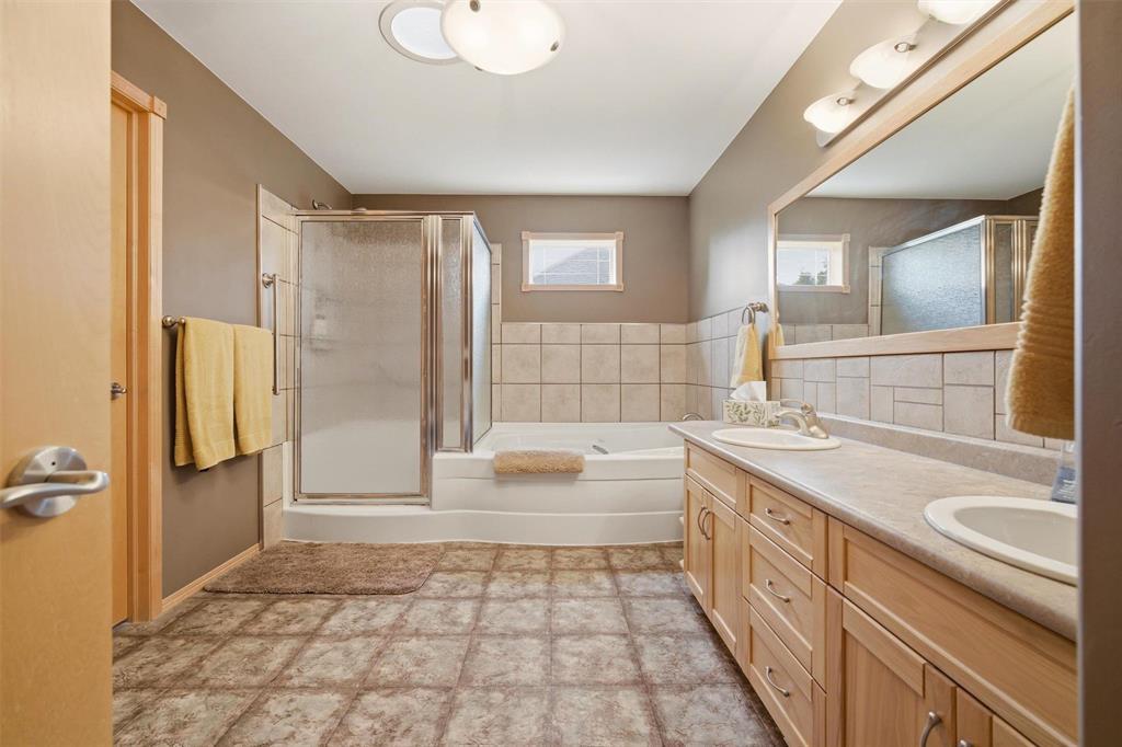 11 Parkwood Cove, Steinbach, Manitoba R5G 2G2 - Photo 11 - 202612072