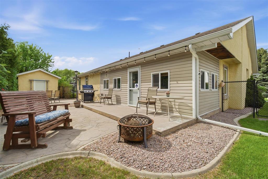 11 Parkwood Cove, Steinbach, Manitoba R5G 2G2 - Photo 17 - 202612072
