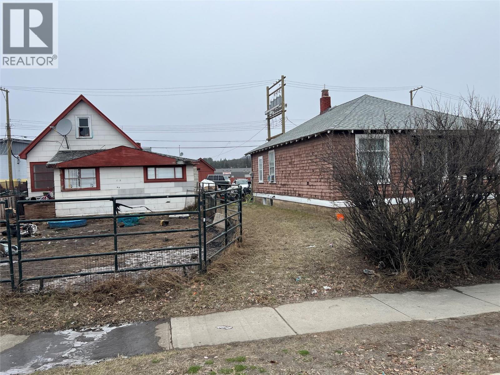 207-211 Cranbrook Street N, Cranbrook, British Columbia V1C 3R1 - Photo 1 - 10371385