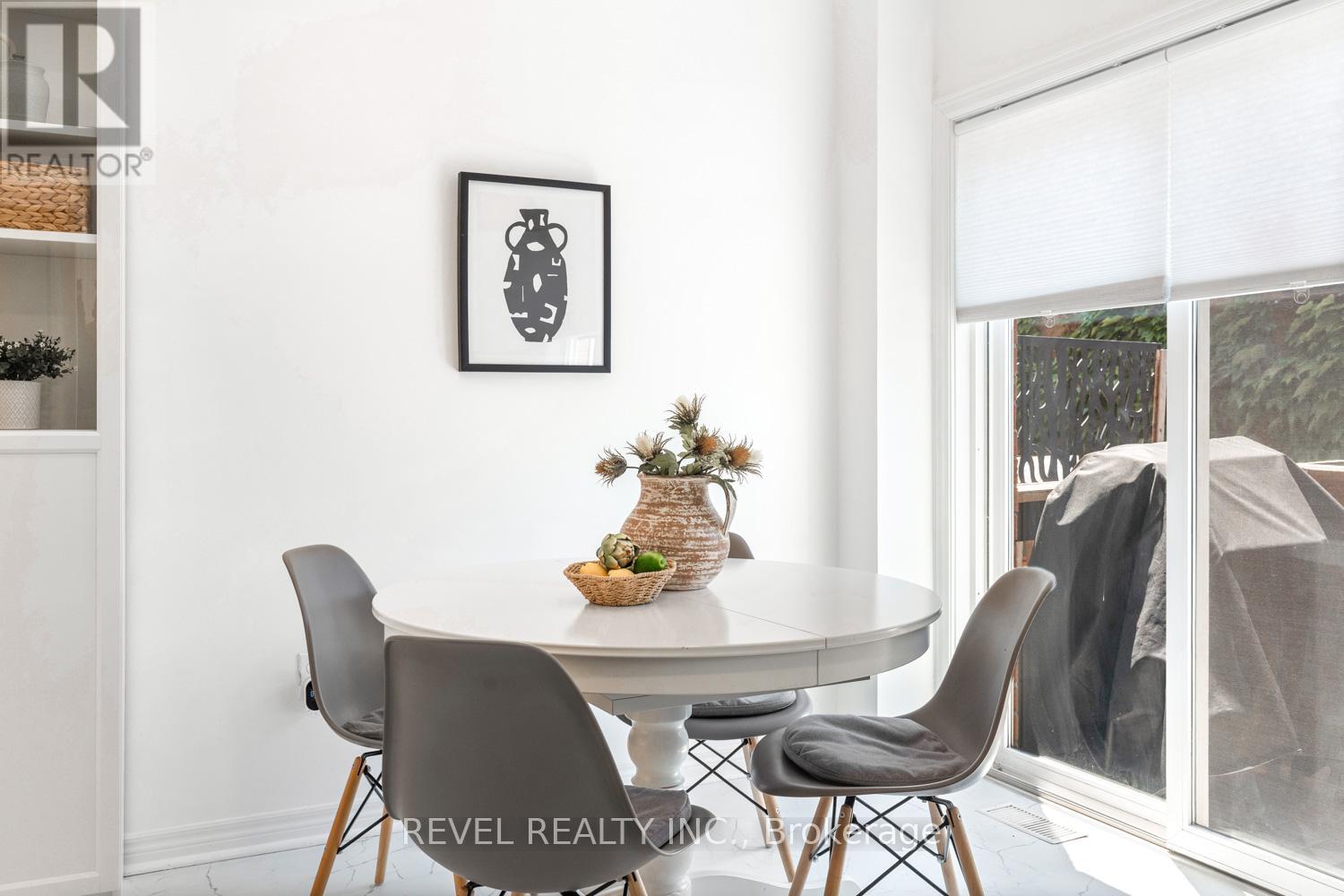 8 Grogan Mews, Toronto, Ontario  M6H 4J9 - Photo 13 - W13224960