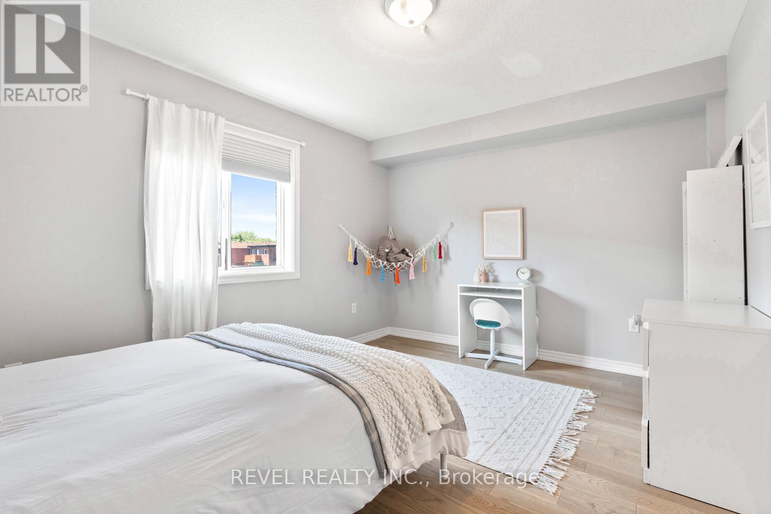 8 Grogan Mews, Toronto, Ontario  M6H 4J9 - Photo 31 - W13224960