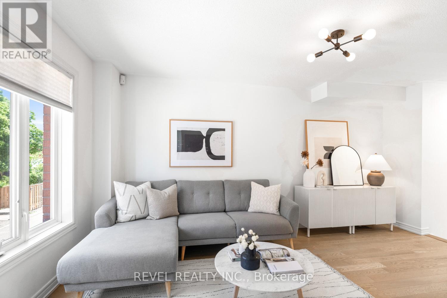 8 Grogan Mews, Toronto, Ontario  M6H 4J9 - Photo 6 - W13224960