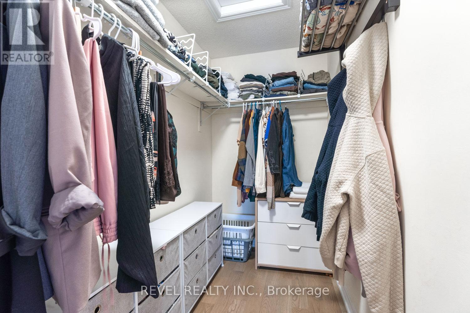 8 Grogan Mews, Toronto, Ontario  M6H 4J9 - Photo 21 - W13224960