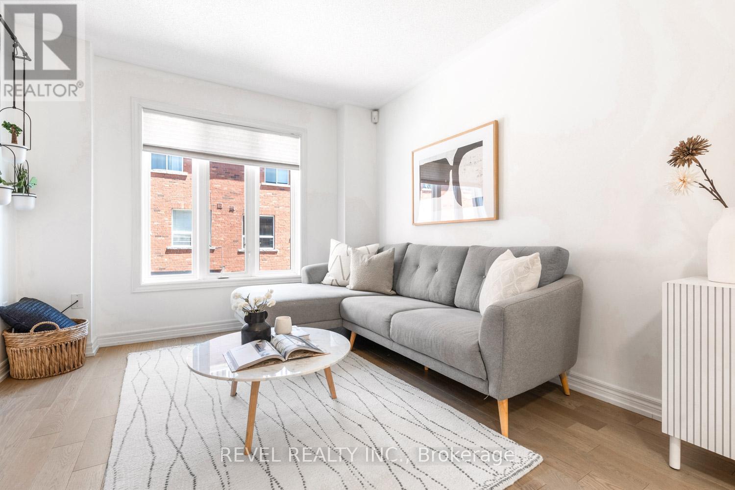 8 Grogan Mews, Toronto, Ontario  M6H 4J9 - Photo 7 - W13224960