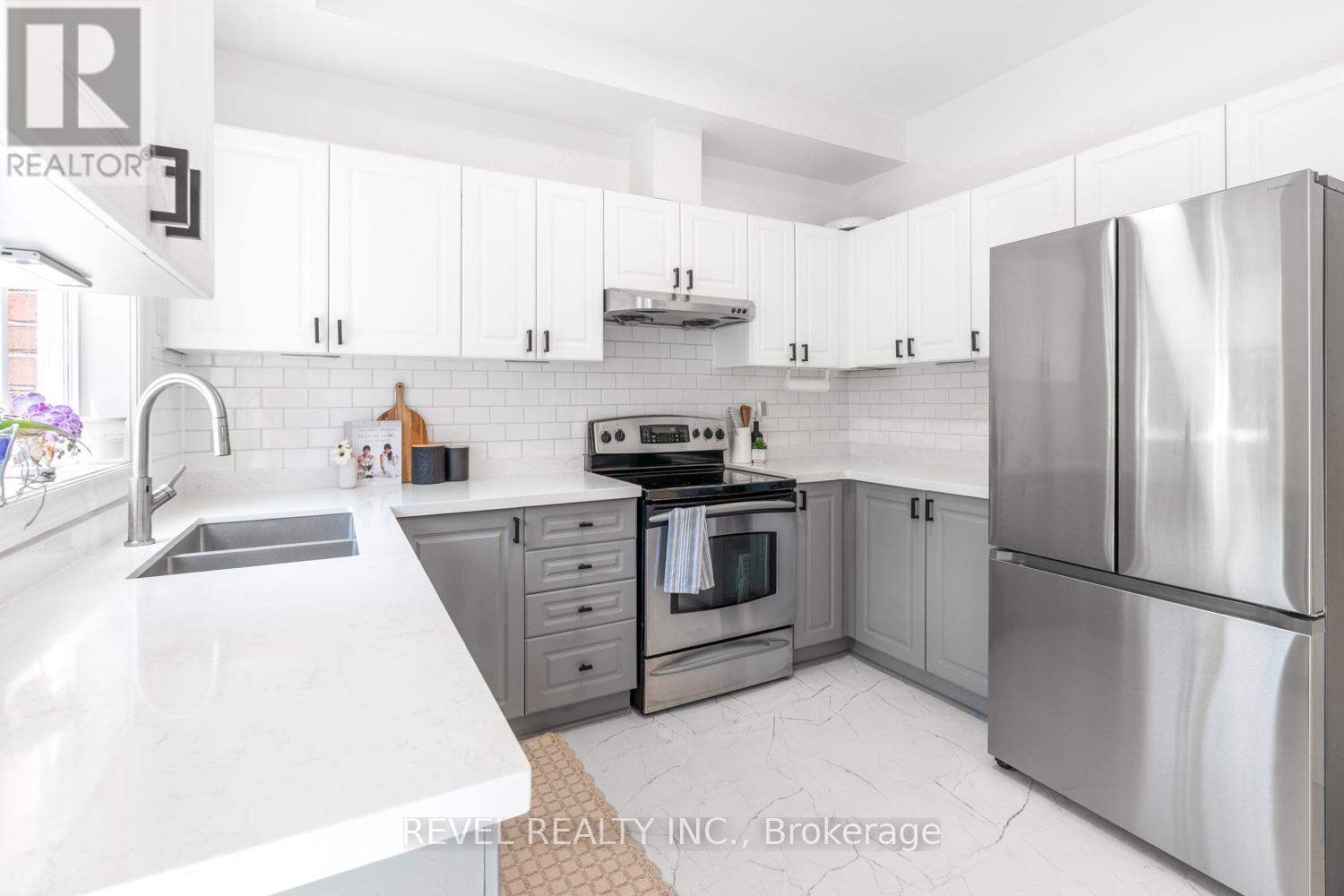 8 Grogan Mews, Toronto, Ontario  M6H 4J9 - Photo 10 - W13224960