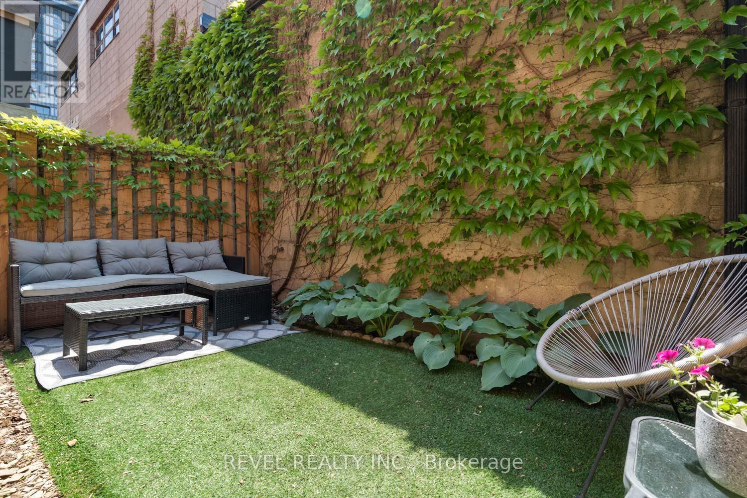 8 Grogan Mews, Toronto, Ontario  M6H 4J9 - Photo 33 - W13224960