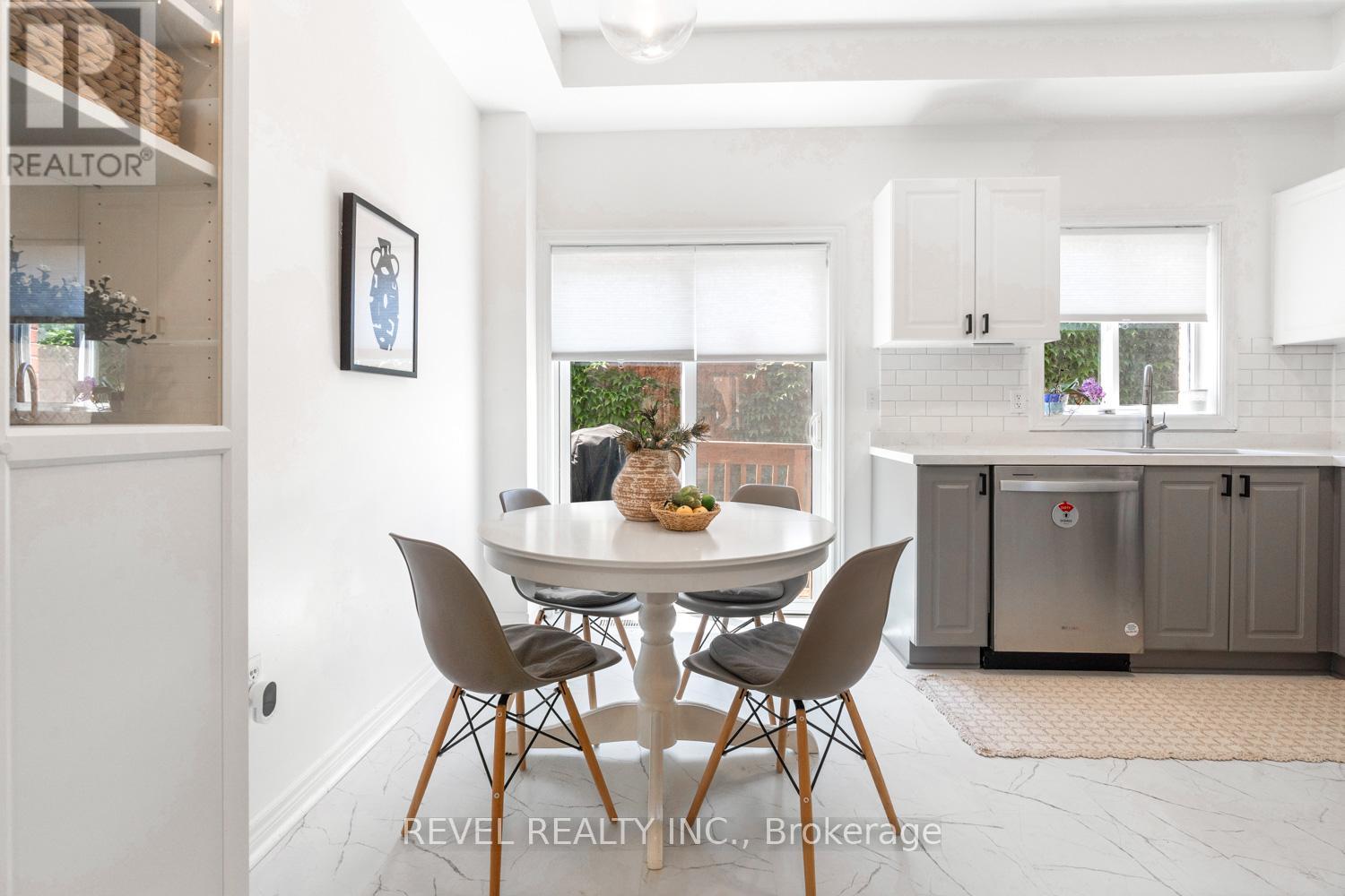 8 Grogan Mews, Toronto, Ontario  M6H 4J9 - Photo 8 - W13224960
