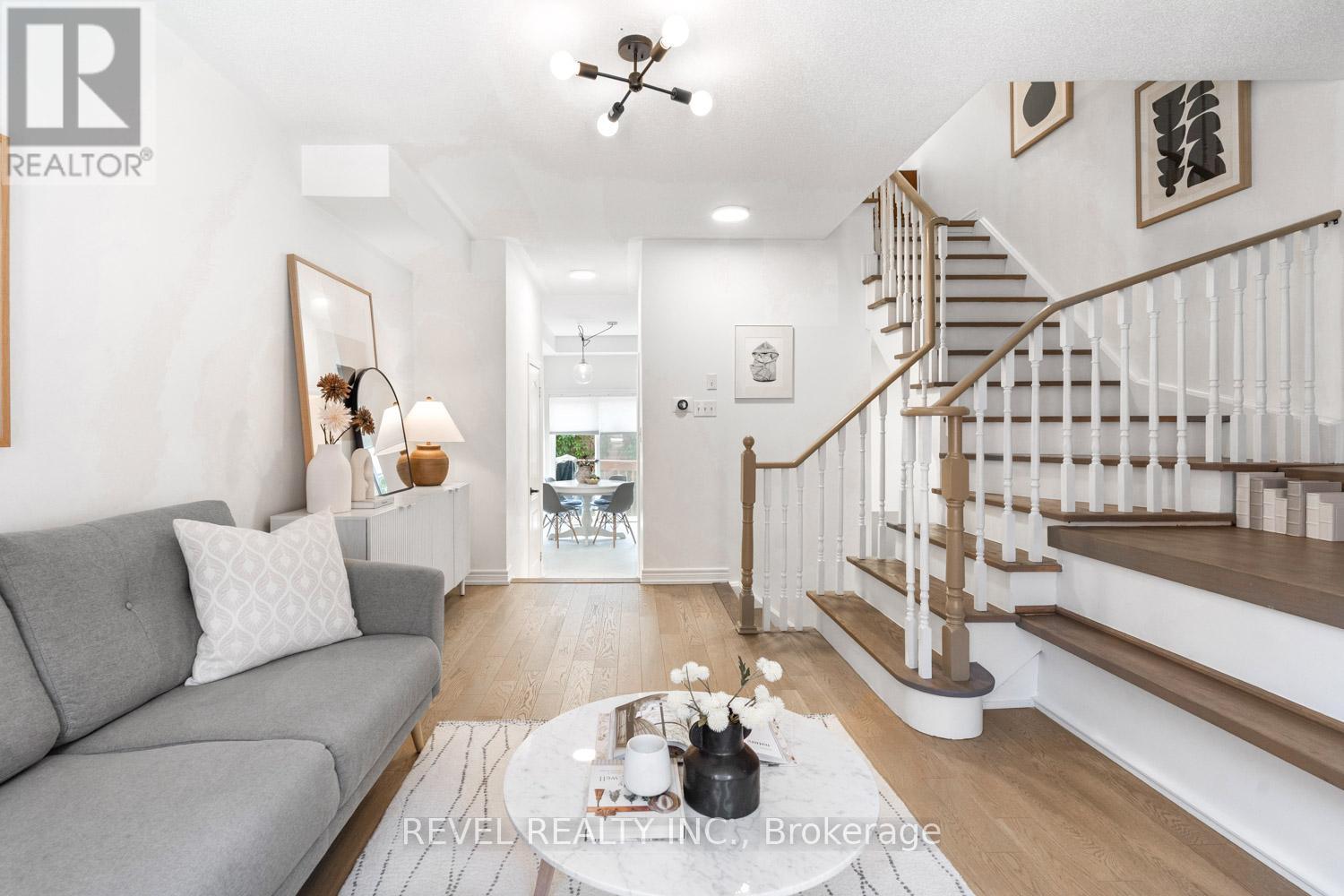 8 Grogan Mews, Toronto, Ontario  M6H 4J9 - Photo 5 - W13224960