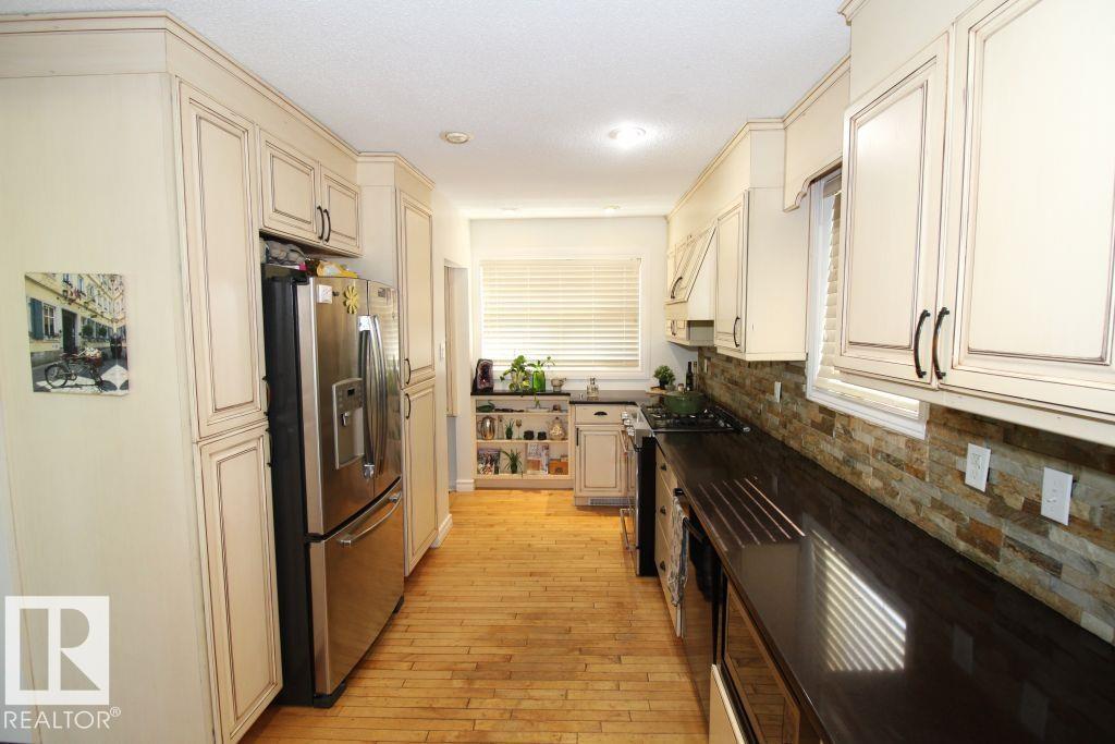 7715 84 Av NW, Edmonton, Alberta  T6C 1C3 - Photo 11 - E4490856