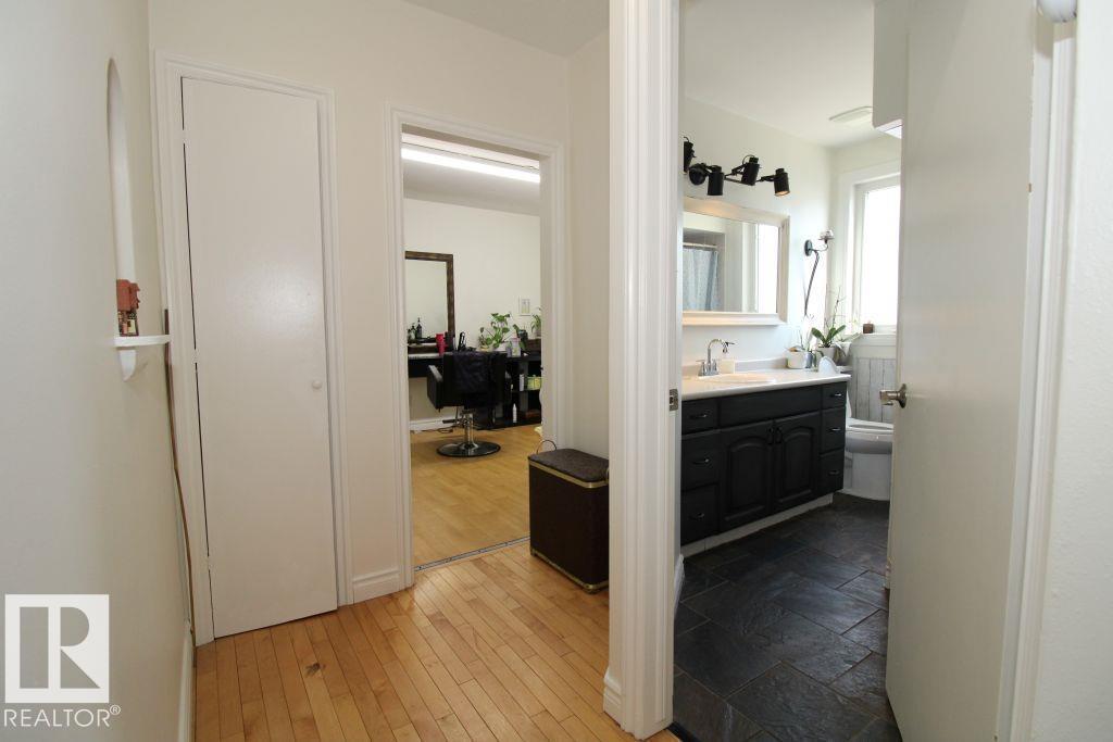 7715 84 Av NW, Edmonton, Alberta  T6C 1C3 - Photo 15 - E4490856