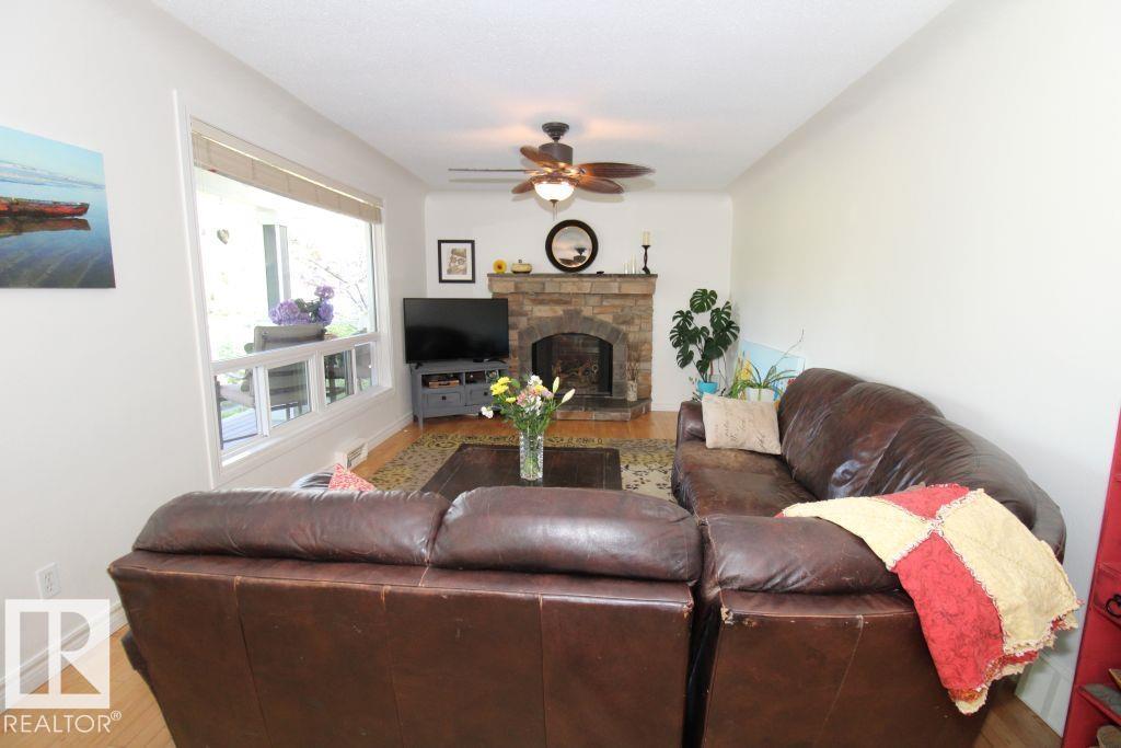 7715 84 Av NW, Edmonton, Alberta  T6C 1C3 - Photo 6 - E4490856