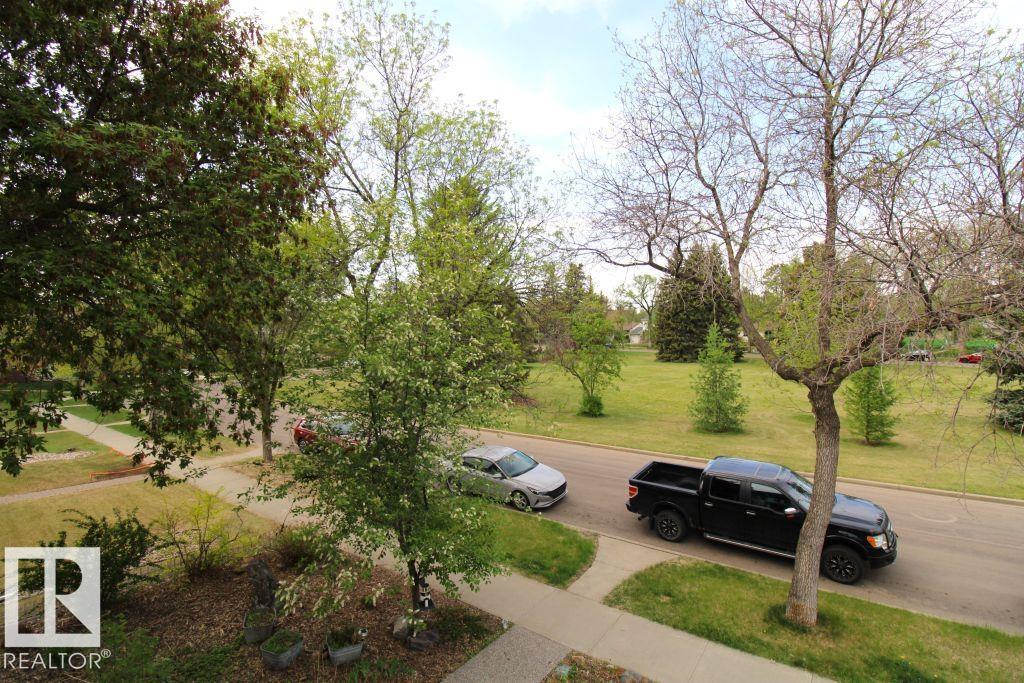 7715 84 Av NW, Edmonton, Alberta  T6C 1C3 - Photo 3 - E4490856