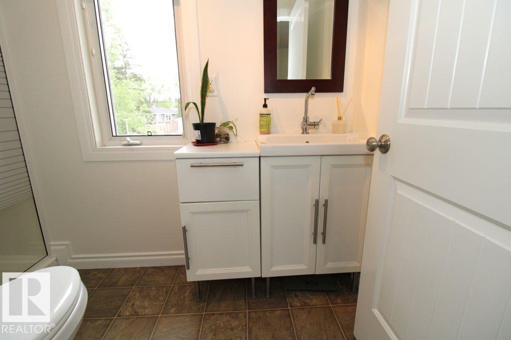 7715 84 Av NW, Edmonton, Alberta  T6C 1C3 - Photo 29 - E4490856