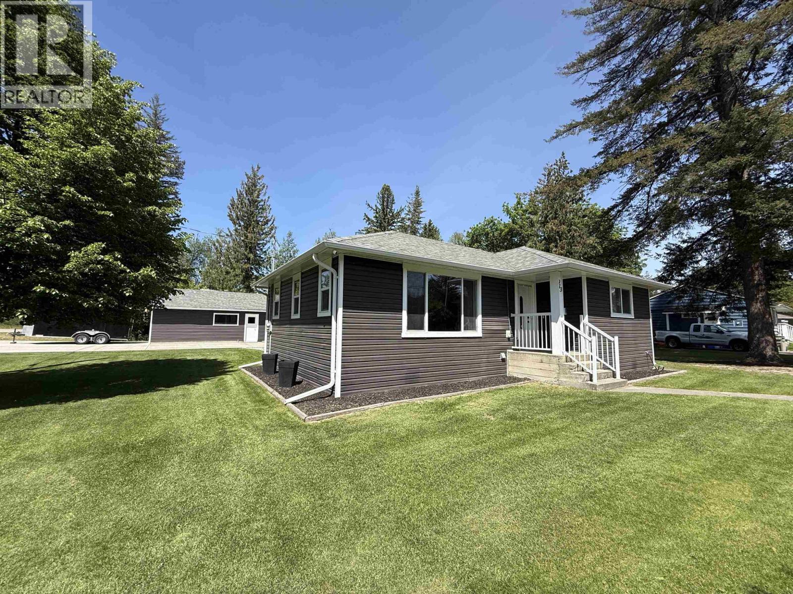 913 Johnston Avenue, Quesnel, British Columbia  V2J 3B9 - Photo 1 - R3130482