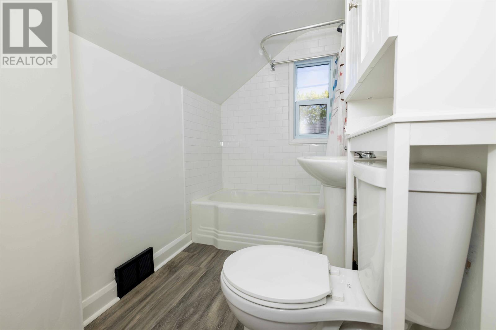408 Kingsway Ave, Thunder Bay, Ontario  P7E 2A7 - Photo 17 - TB2601288