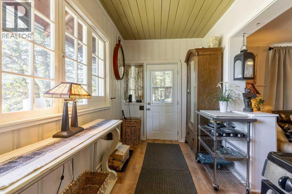 508 Evergreen Avenue, Waterton Park, Alberta  T0K 2M0 - Photo 7 - A2312869